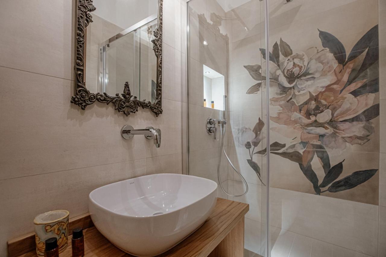 Palazzo Giunta - Porta Marina Ortigia 3*